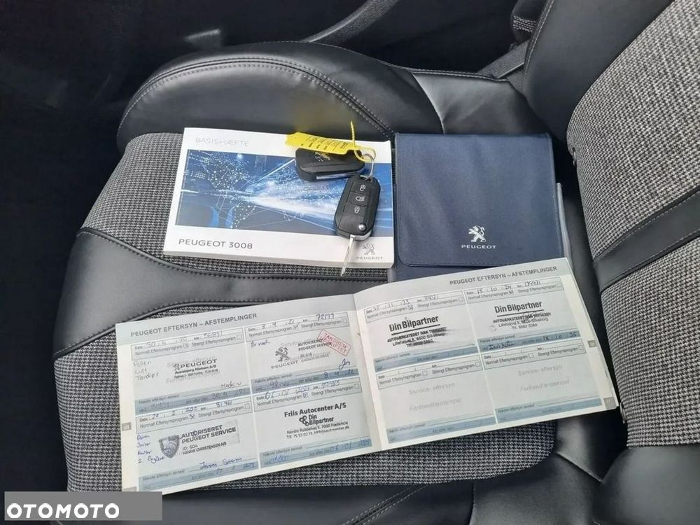 Peugeot 3008 1.2 PureTech Allure S&S - 25