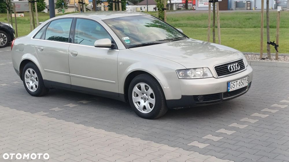 Audi A4 Limousine - 11
