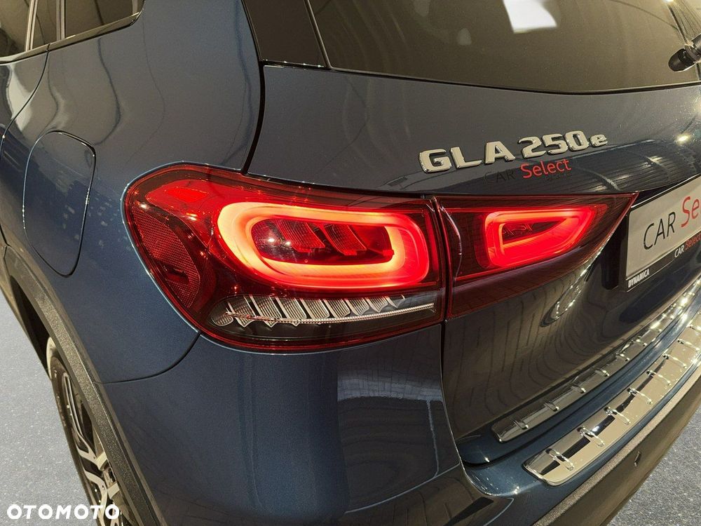 Mercedes-Benz GLA - 12