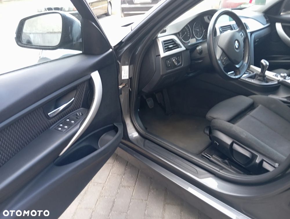 BMW Seria 3 320d DPF - 18