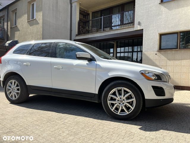 Volvo XC 60 T6 AWD Momentum - 2