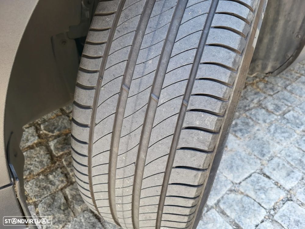 Volvo XC 40 1.5 T3 Tech Edition - 23