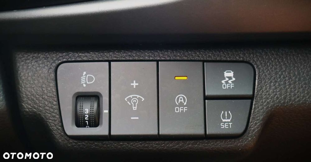 Kia Rio - 24