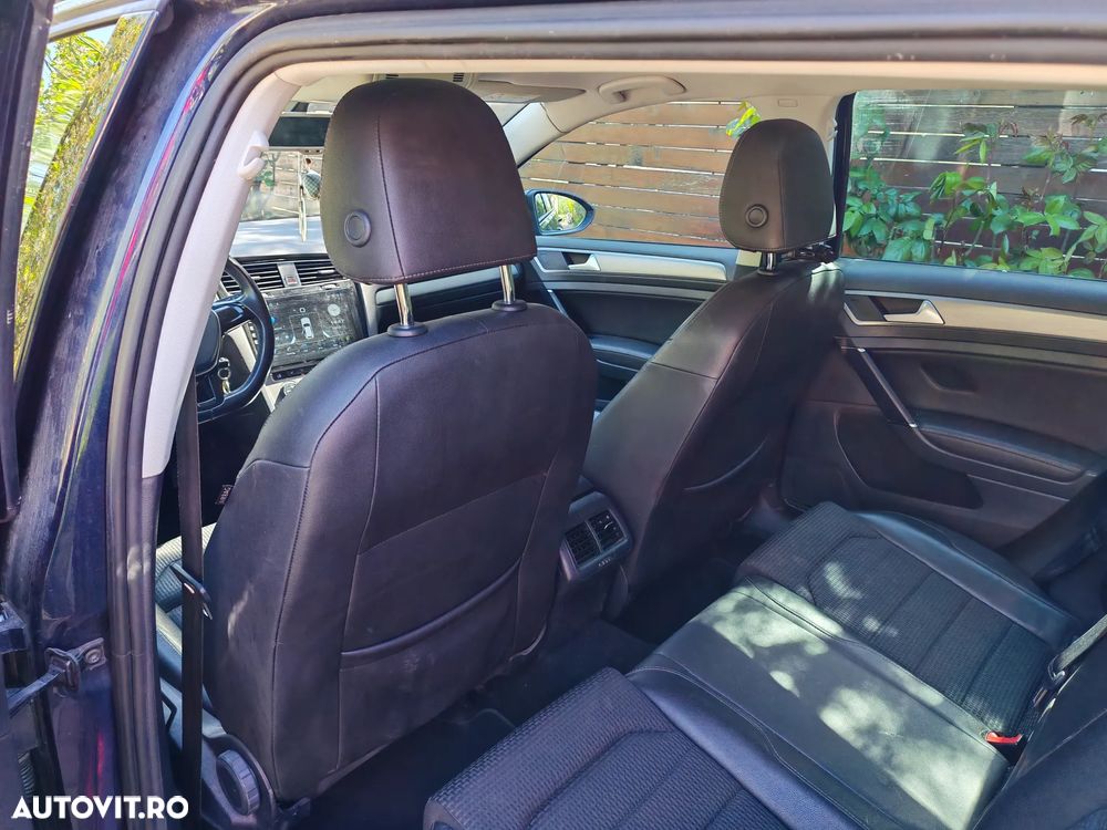 Volkswagen Golf - 2