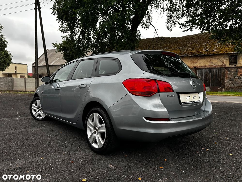 Opel Astra 1.4 150 Jahre - 11