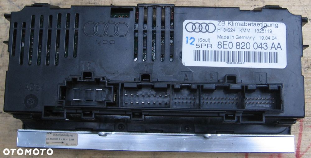panel klimatyzacji AUDI A4 B6 8E0820043AA - 3
