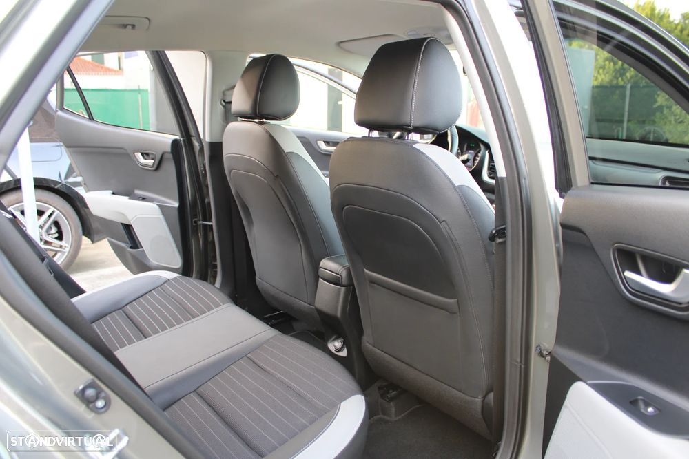 Kia Stonic 1.6 CRDi Easy - 40