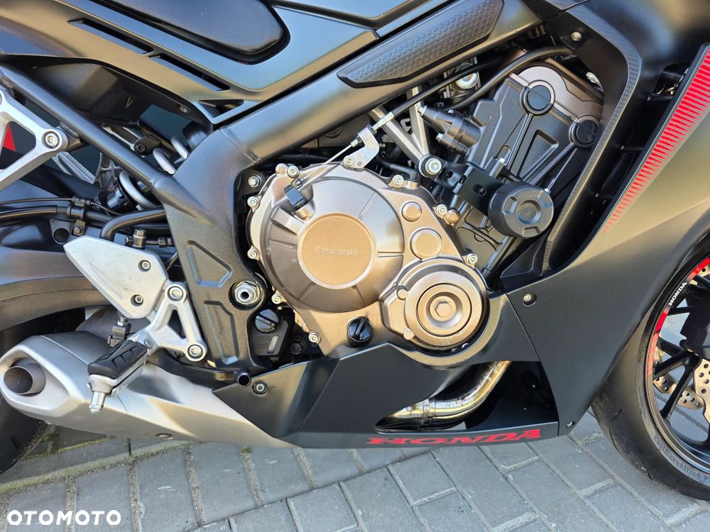 Honda CBR - 27