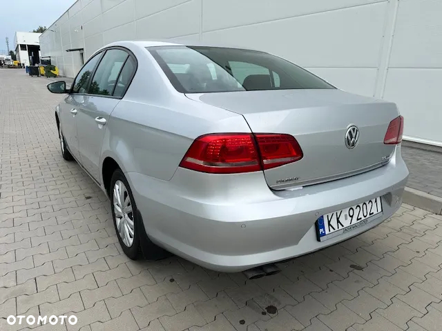 Volkswagen Passat 2.0 Blue TDI SCR Comfortline - 4