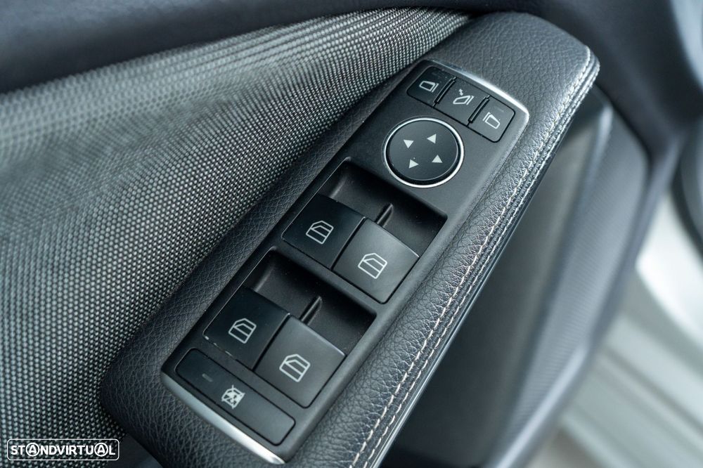 Mercedes-Benz A 180 d AMG Line - 25