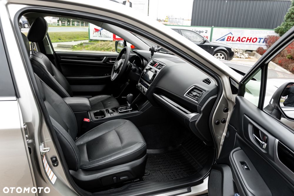 Subaru Outback 2.5RC NAV - 25