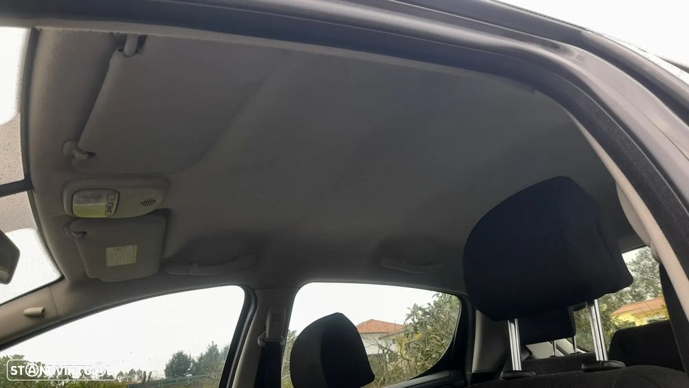 Peugeot 207 1.4 16V Trendy - 23