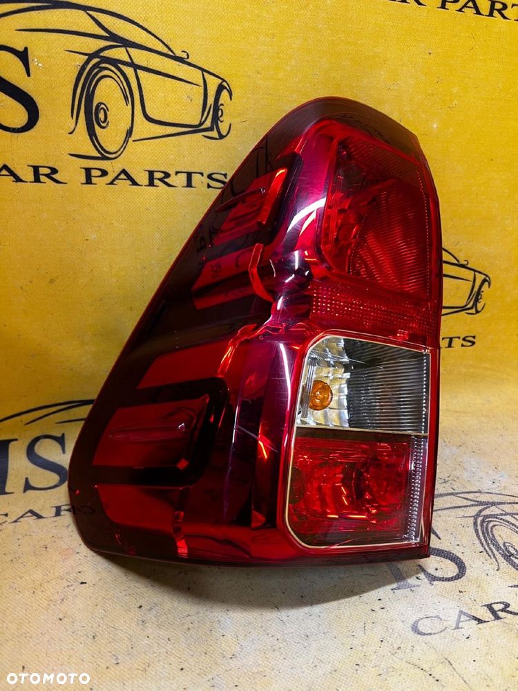 LAMPA TYŁ TYLNA LEWY LEWA TOYOTA HILUX VIII 8 - 1