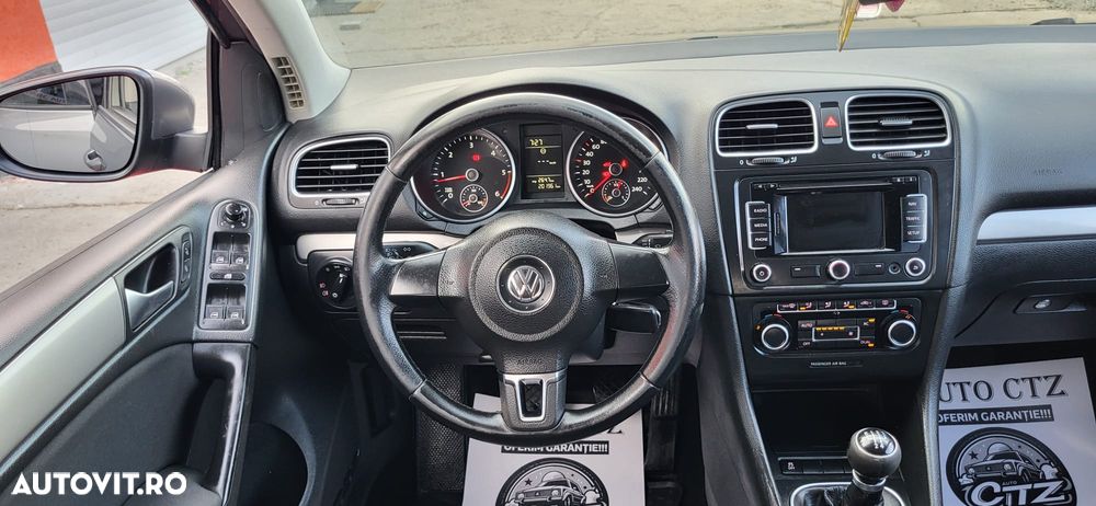 Volkswagen Golf - 8