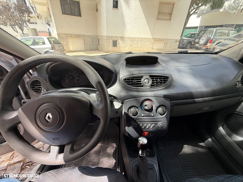 Renault Clio 1.2 16V Confort - 7