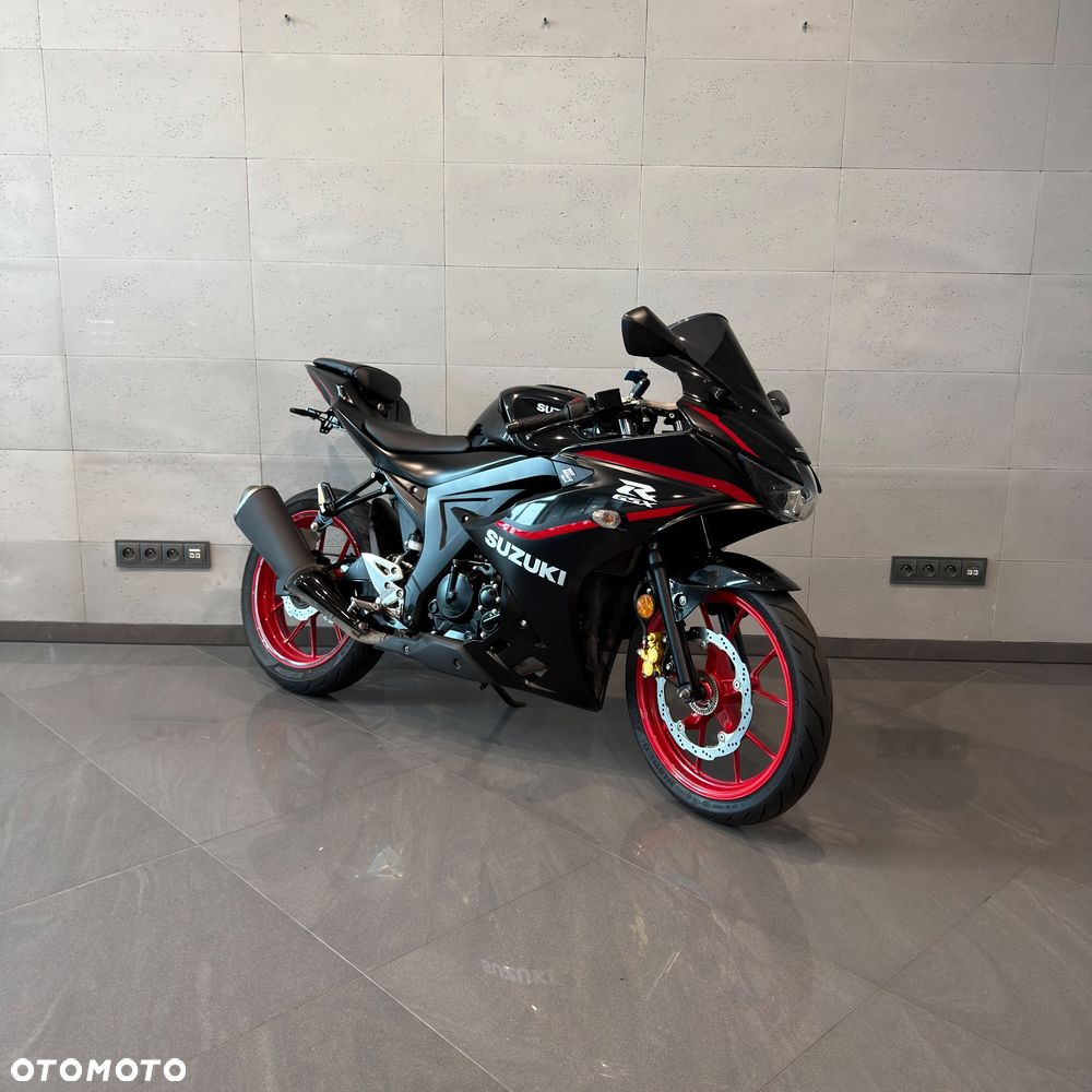 Suzuki GSX-R - 1
