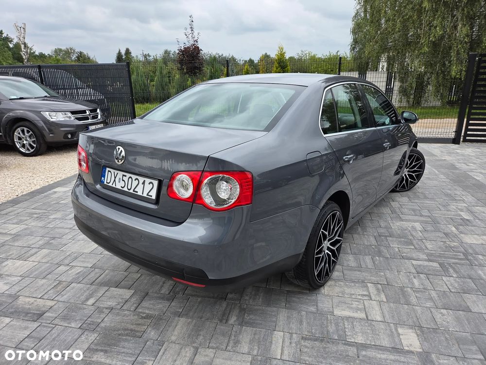 Volkswagen Jetta 2.0 FSI Comfortline - 10