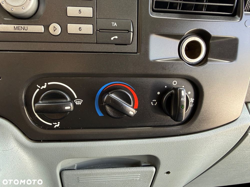 Ford Transit Furgon Warsztat 4x4 L2H2 2.2 TDCI 125KM 4x4 - 18