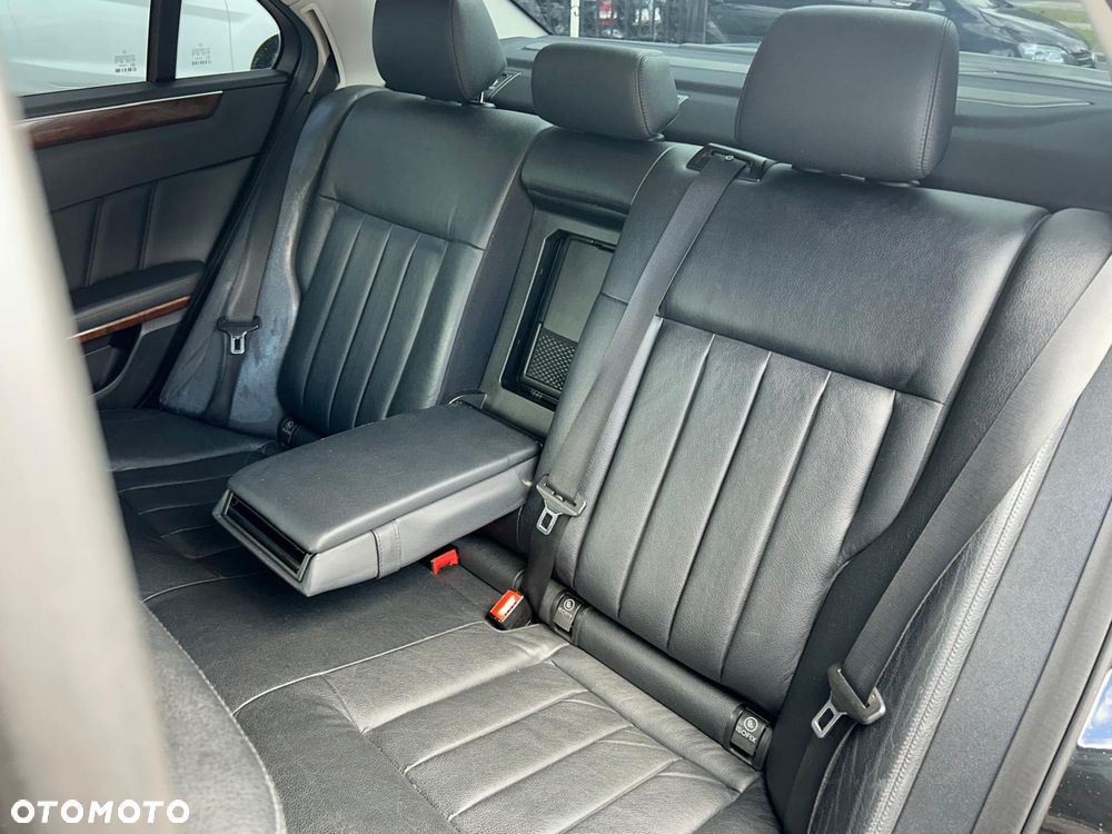 Mercedes-Benz Klasa E 200 CDI DPF BlueEFFICIENCY 7G-TRONIC Elegance - 22