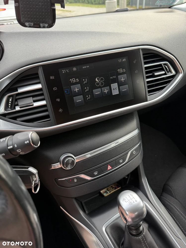 Peugeot 308 1.2 PureTech Allure S&S - 9