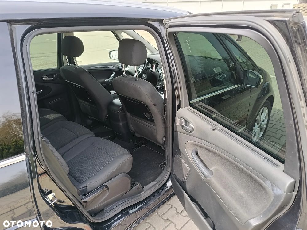 Ford Galaxy 2.0 T Ghia - 16