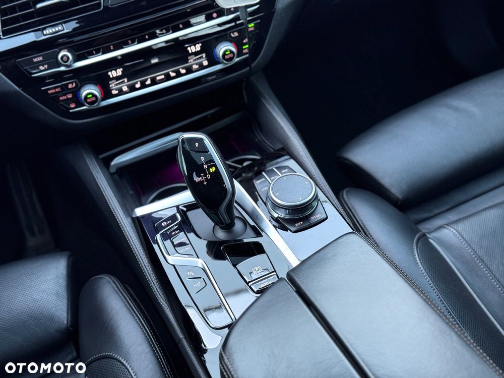 BMW Seria 5 520d xDrive M Sport sport - 14