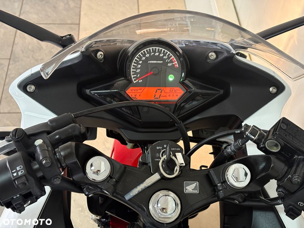 Honda CBR - 19