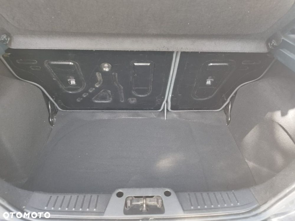 Ford Fiesta - 21