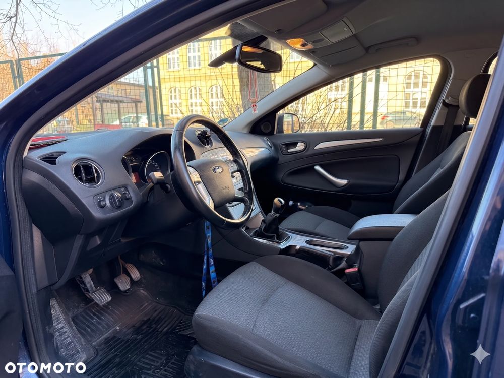 Ford Mondeo 1.6 Ambiente - 2