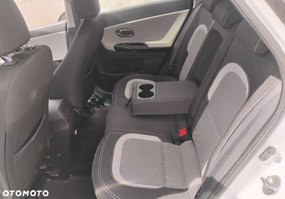Kia Ceed - 10