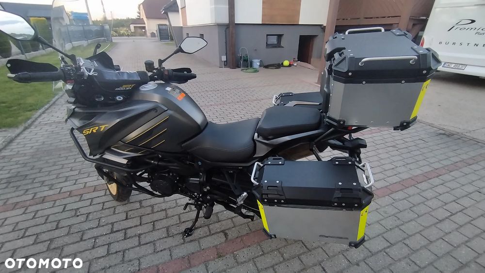 QJMOTOR SRT900SX - 4