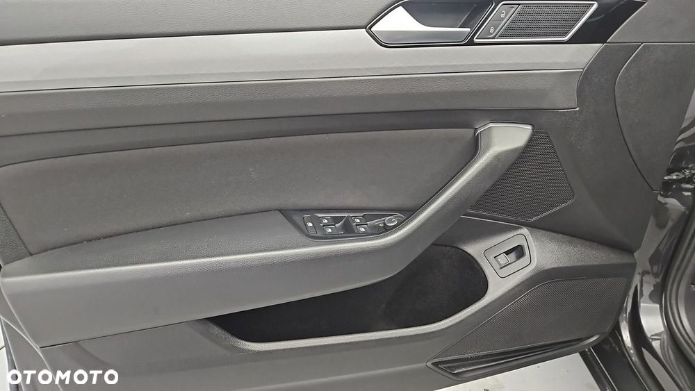 Volkswagen Passat Variant 1.5 TSI EVO Business DSG - 10