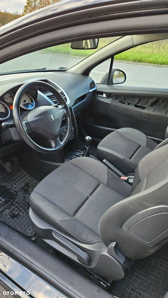 Peugeot 207 - 15