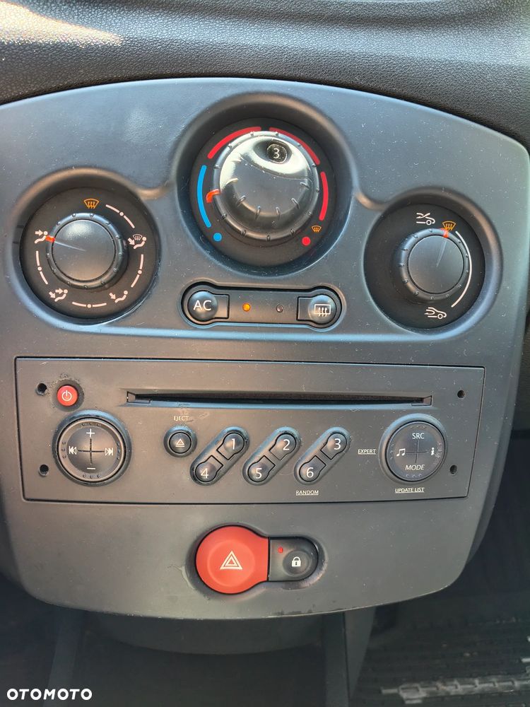 Renault Clio 1.2 16V Expression - 10