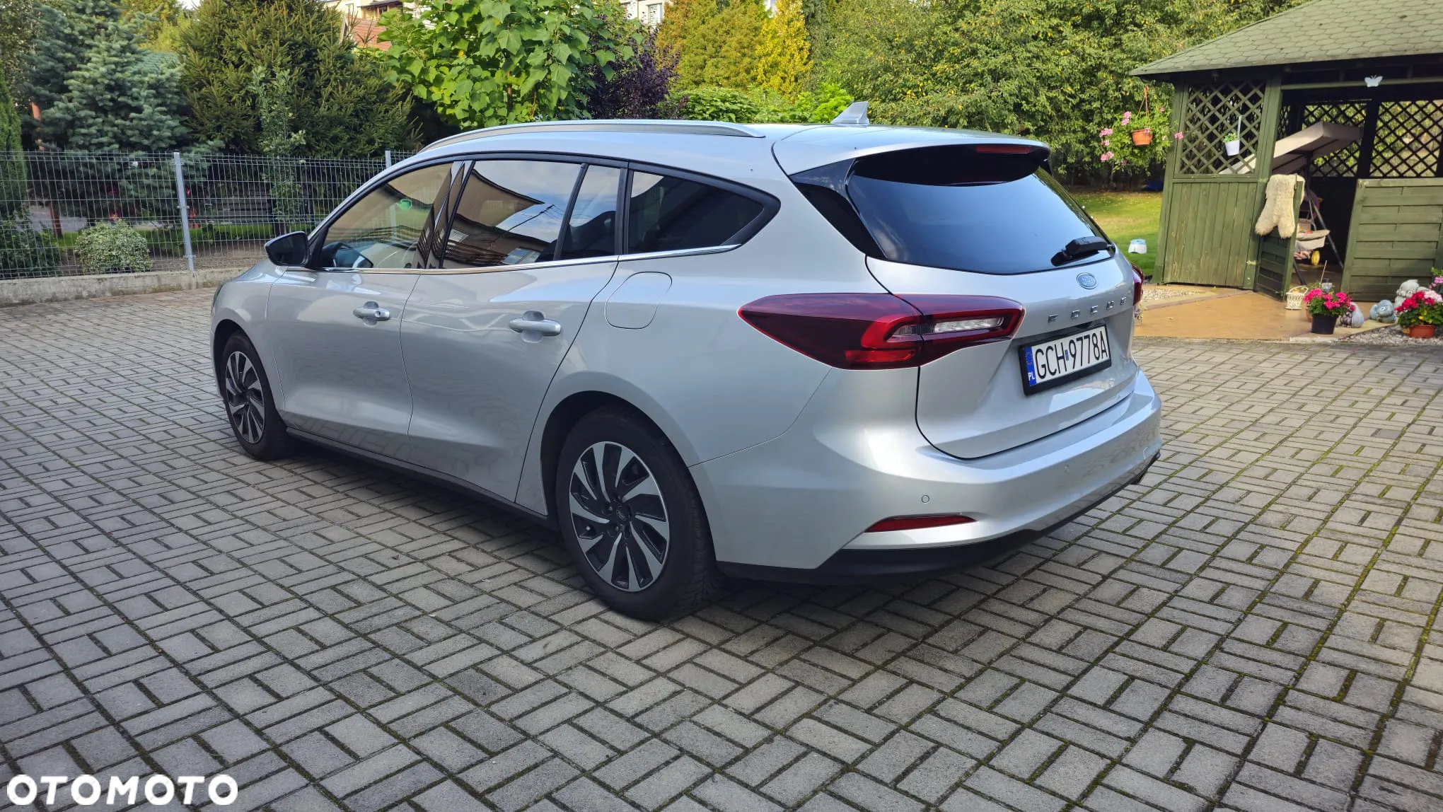 Ford Focus Turnier 1.0 EcoBoost Hybrid TITANIUM X - 4