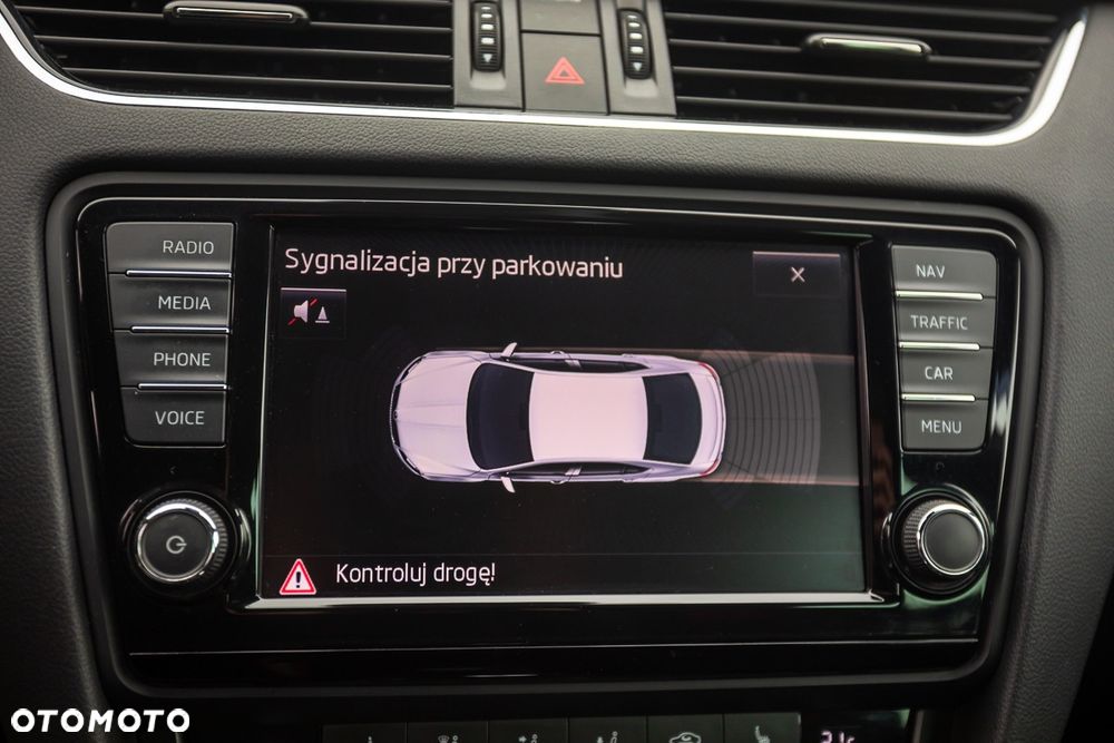 Skoda Octavia 2.0 TDI DSG RS - 33