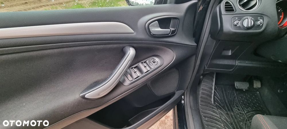 Ford S-Max 2.0 TDCi DPF Champions Edition - 14