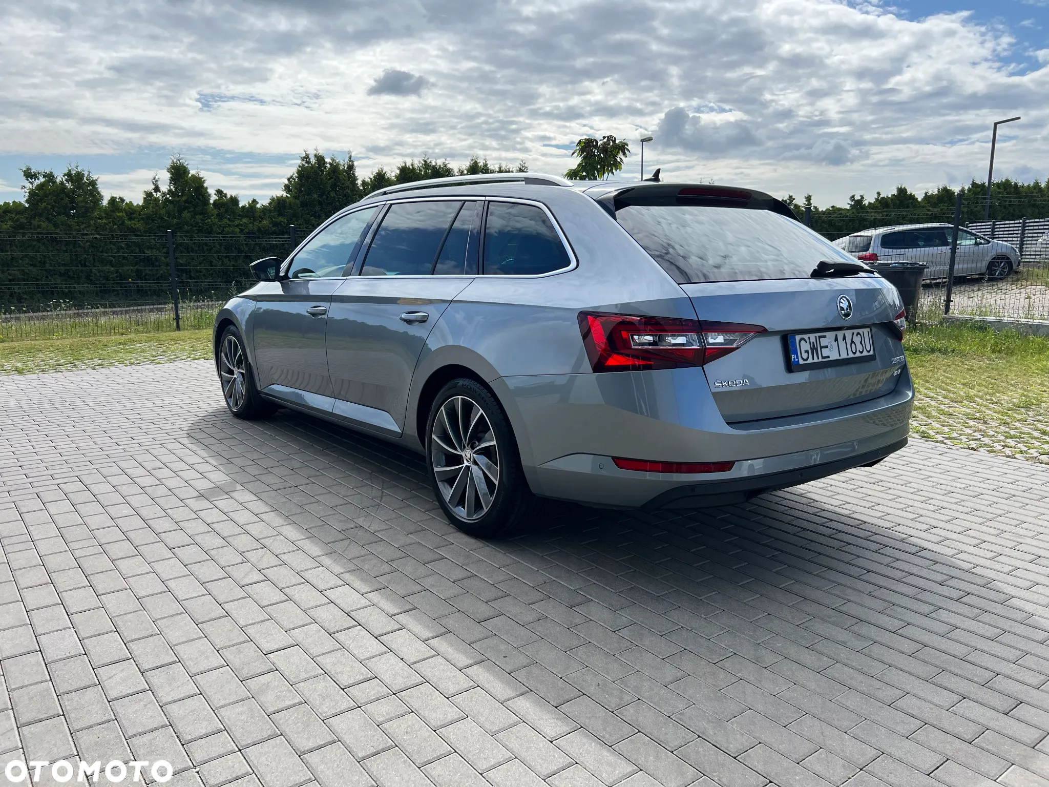 Skoda Superb 2.0 TDI 4x4 L&K DSG - 3