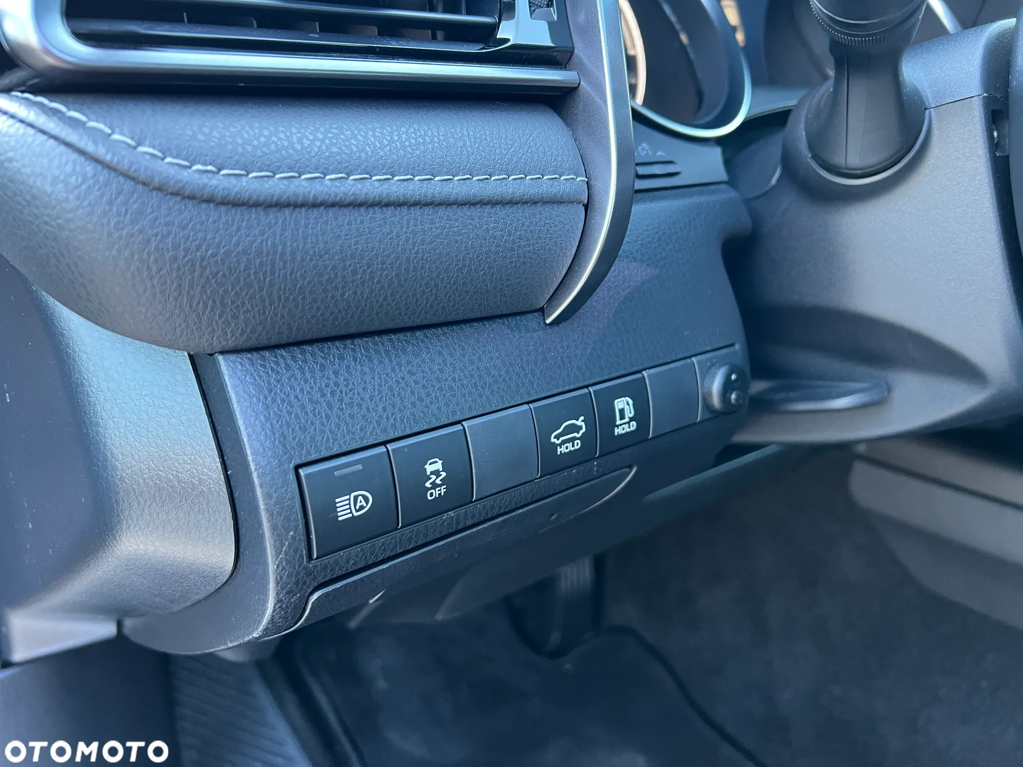 Toyota Camry - 10