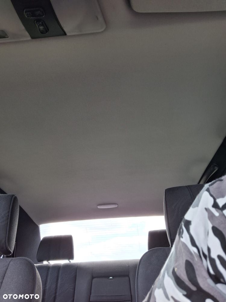 Mercedes-Benz Klasa E ver-200 - 18