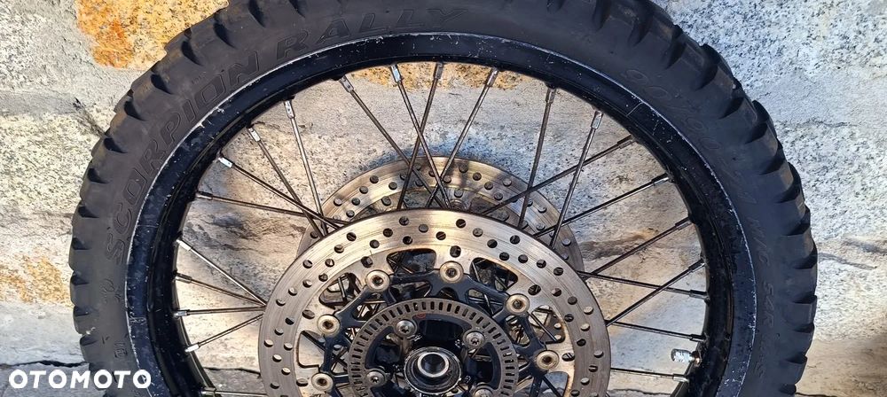 TRIUMPH TIGER 800XC KOŁO FELGA PRZÓD  KIEROWNICA HALOGENY CHŁODNICA SZYBA LICZNIK ZEGARY XRT - 32