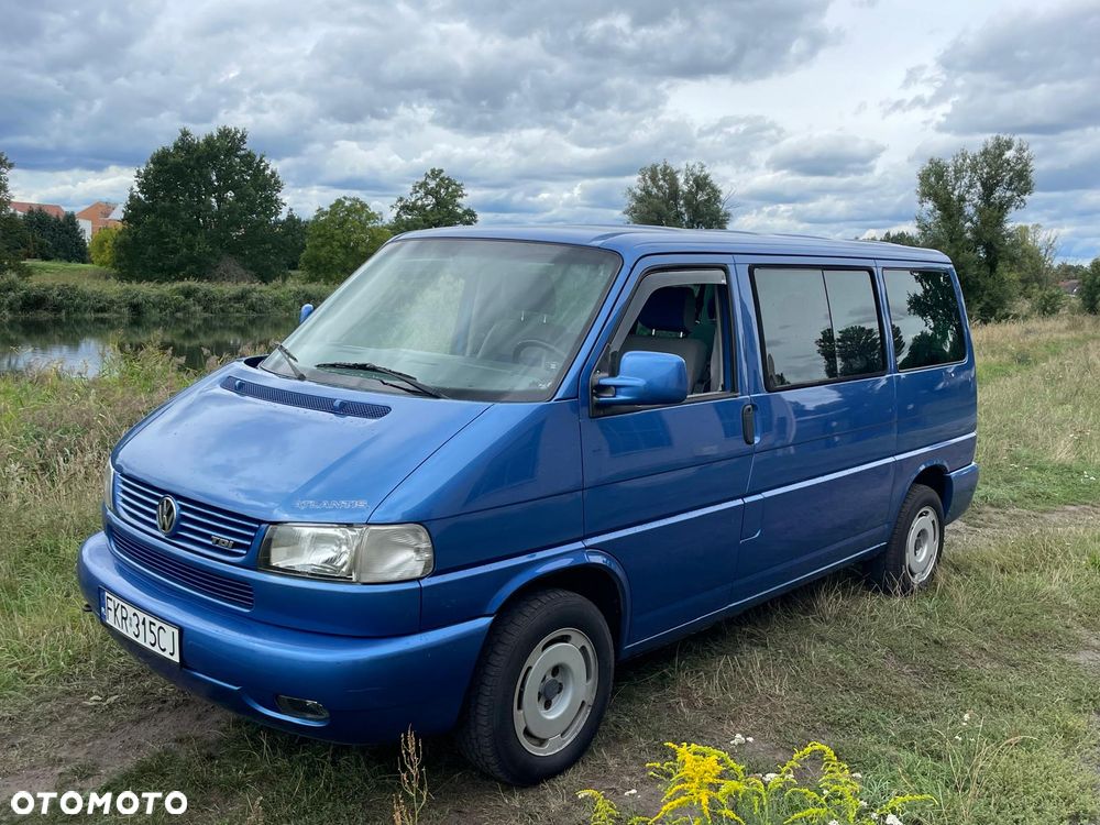 Volkswagen Multivan - 2