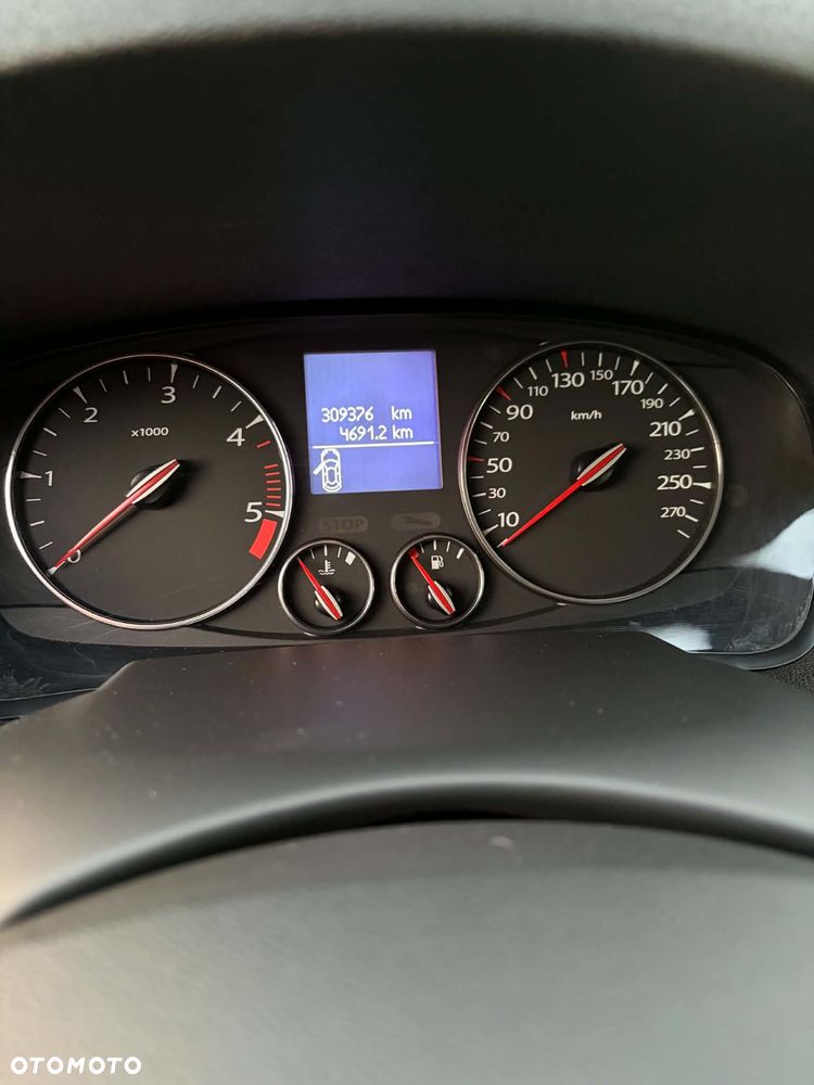 Renault Laguna 2013 photo 2