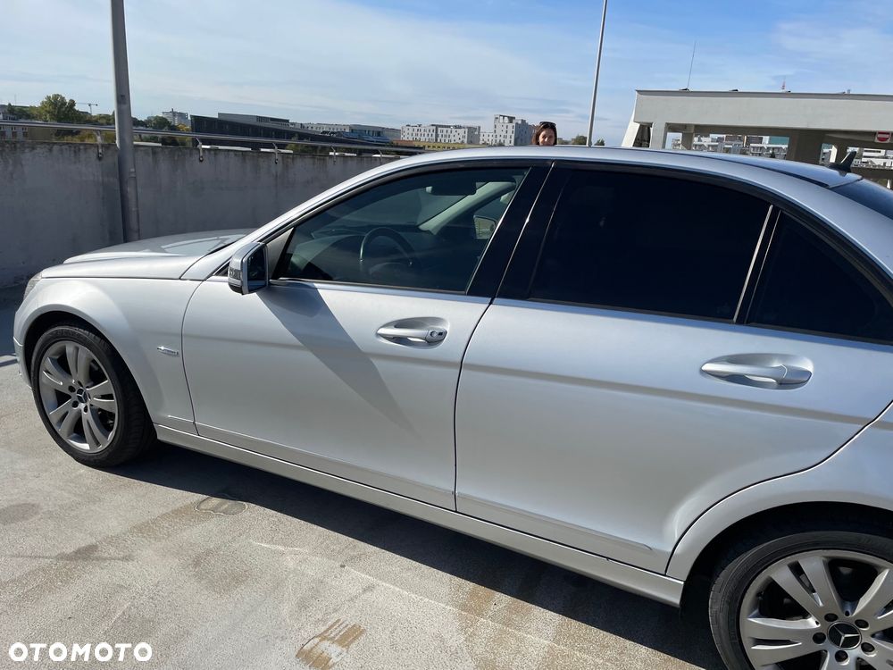 Mercedes-Benz Klasa C 180 K BlueEff Avantgarde - 17