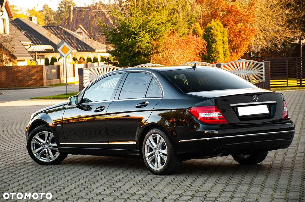 Mercedes-Benz Klasa C 180 T BlueEFFICIENCY Avantgarde - 15