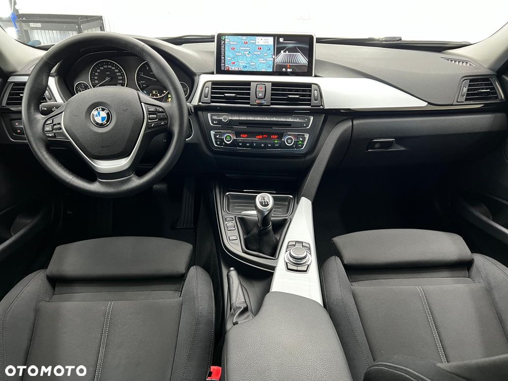 BMW Seria 3 318d DPF Edition Sport - 8