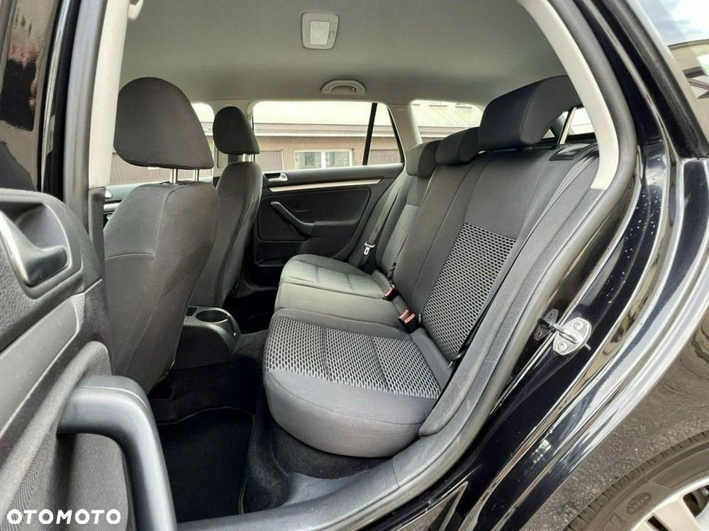 Volkswagen Golf - 10