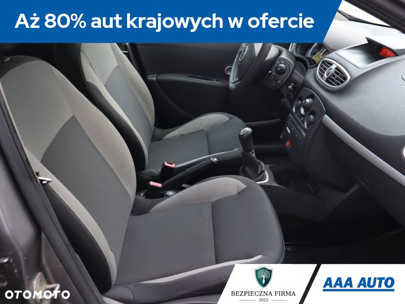 Renault Clio - 10