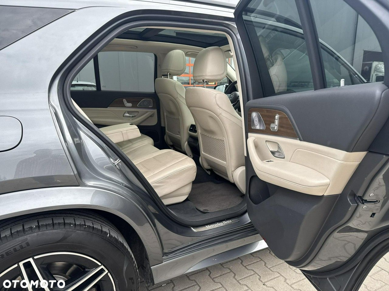 Mercedes-Benz GLE - 19