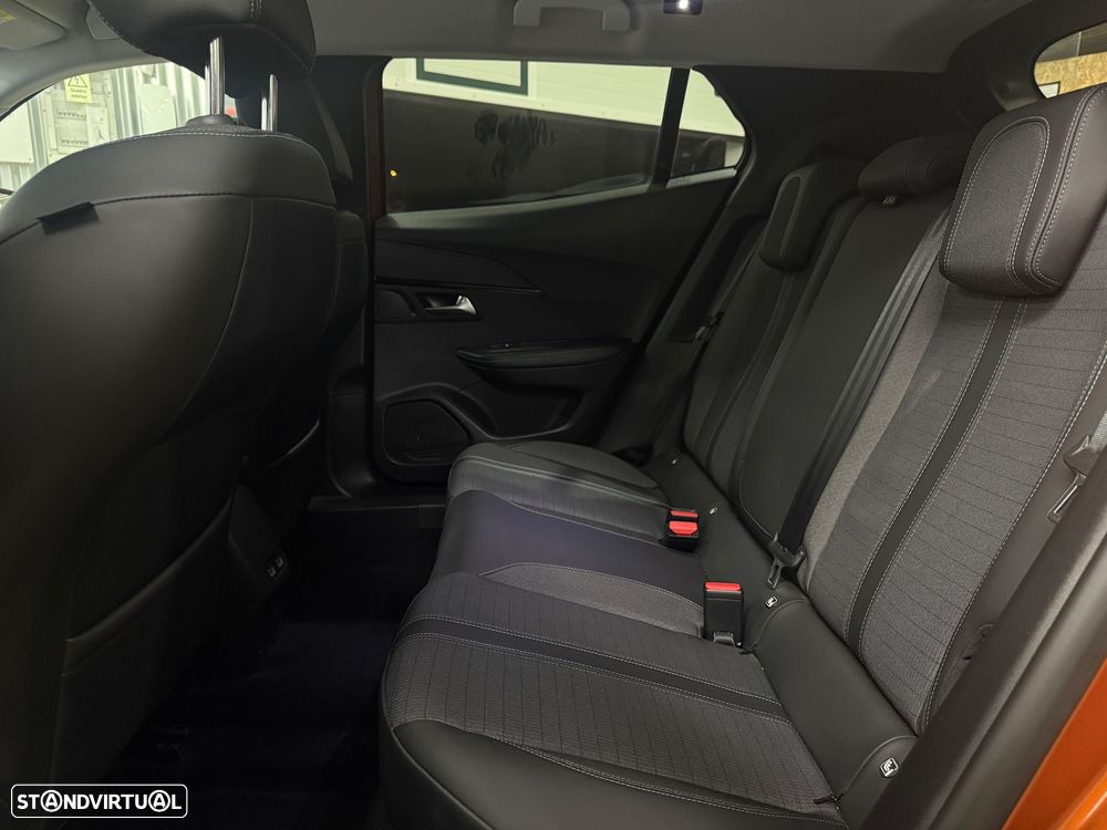 Peugeot 2008 1.5 BlueHDi Allure Pack EAT8 - 28